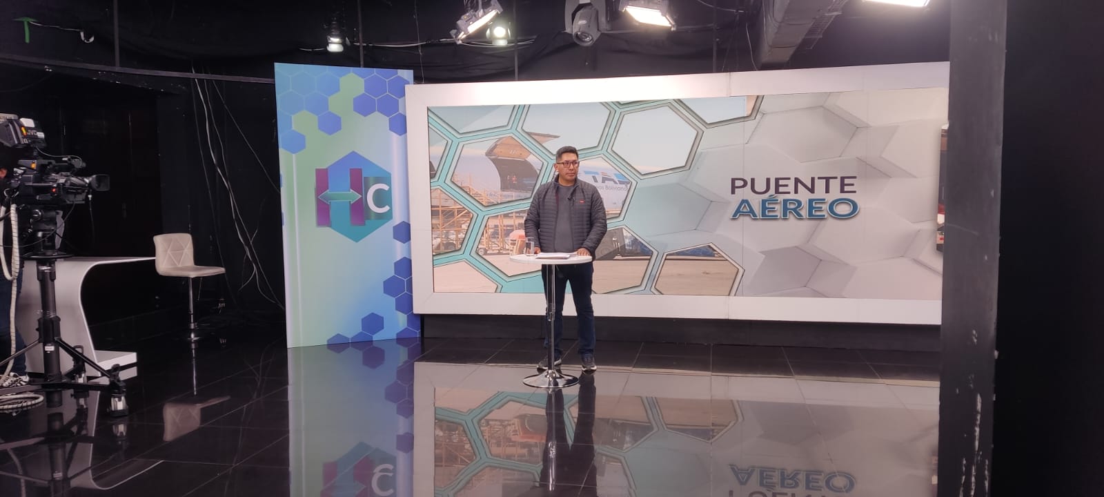 Con los puentes aéreos, el Gobierno impulsa el abastecimiento de mercados y la rebaja de precios de productos de la canasta familiar