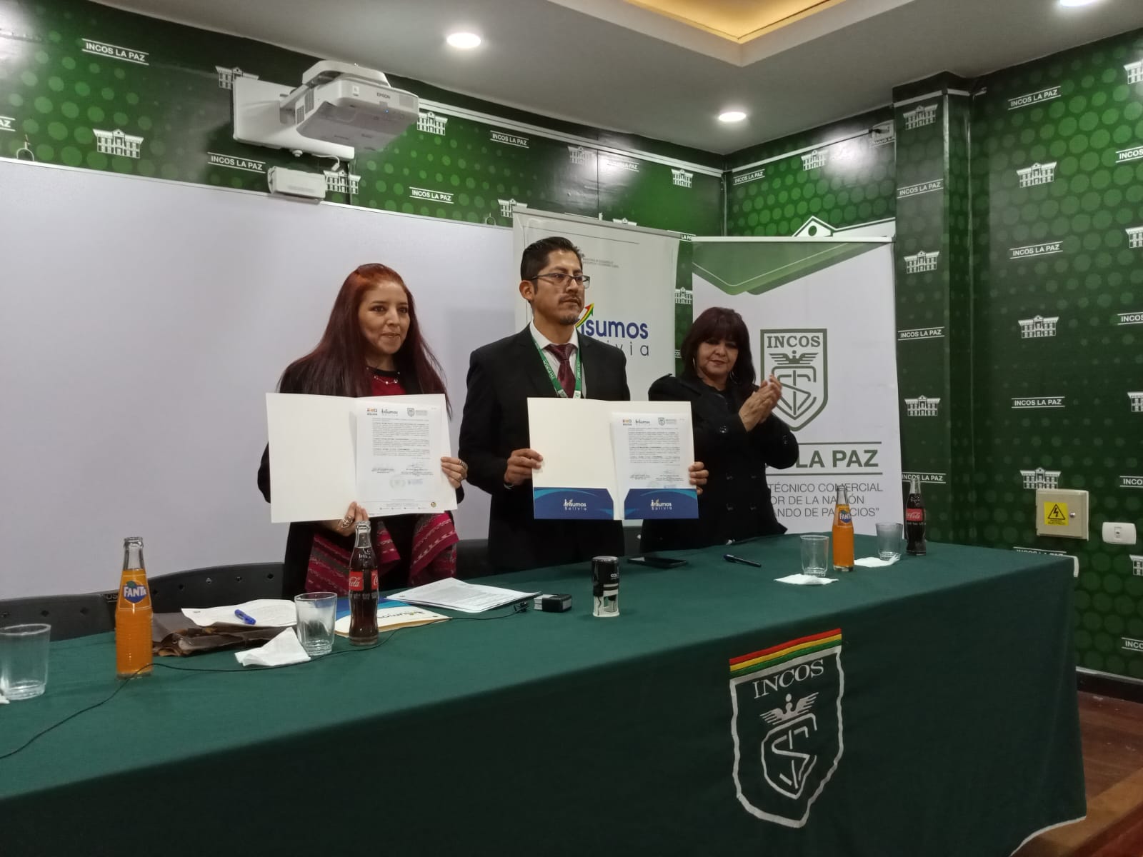 Insumos Bolivia e INCOS La Paz firman convenio de cooperación para potenciar la formación técnica y la innovación en Bolivia