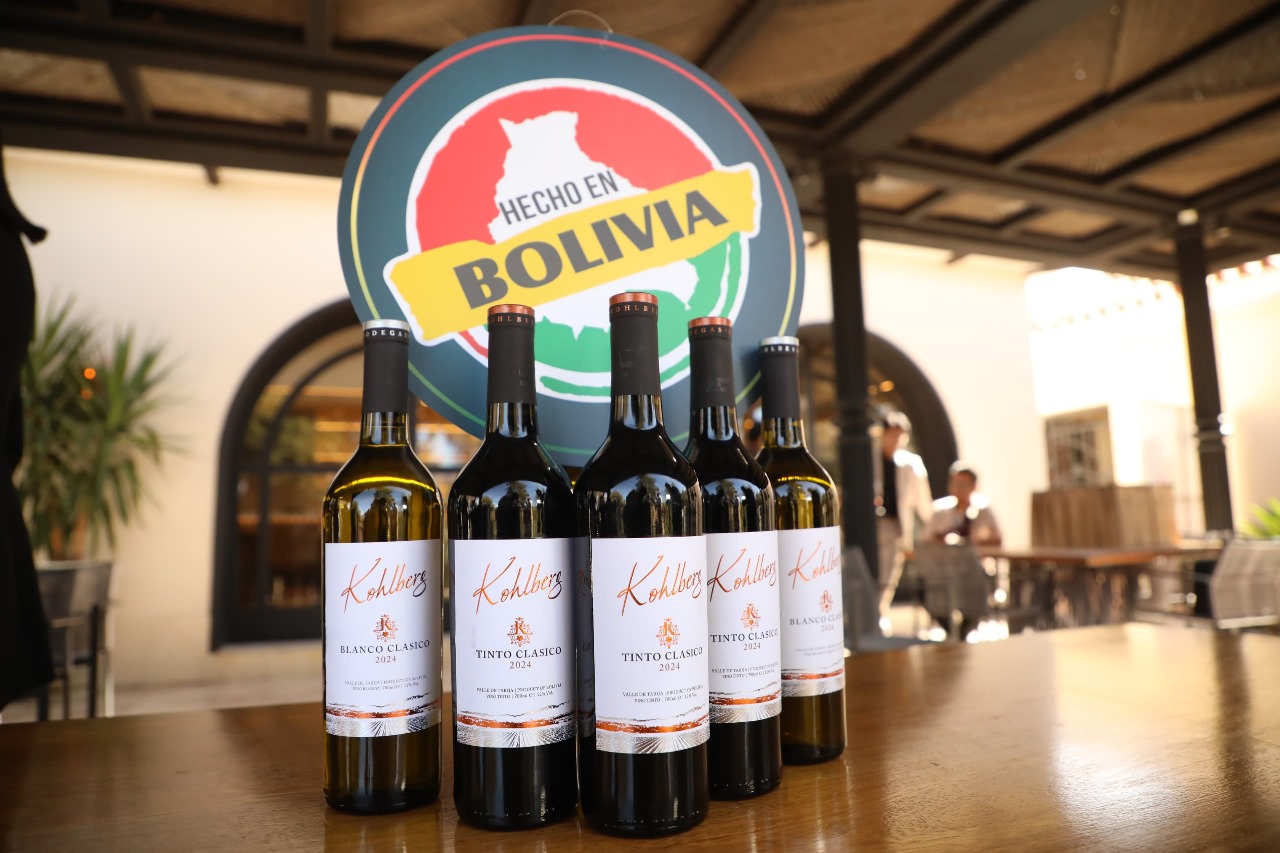 Envibol sustituye más de Bs 320 millones de importaciones y registra una producción de 170 millones de botellas