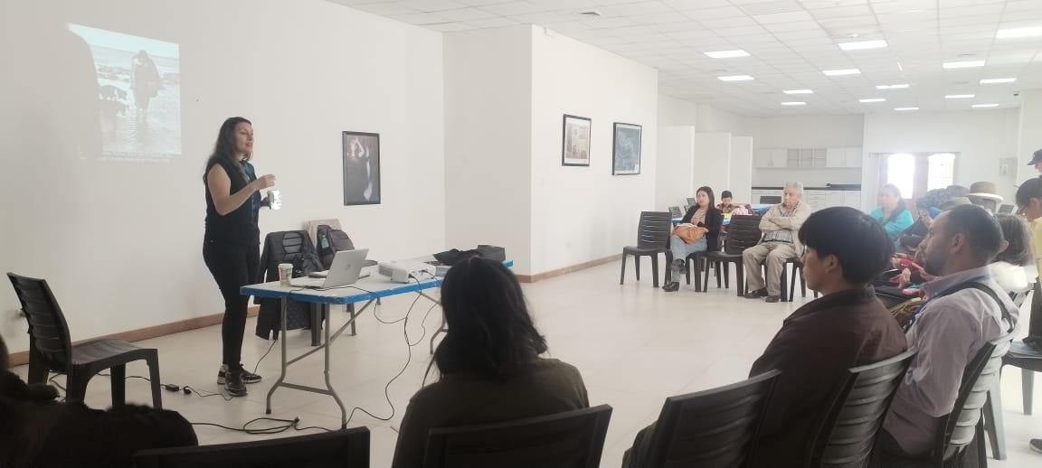 Encuentro internacional en Sucre proyecta a la artesanía boliviana como un producto de exportación con alto valor agregado