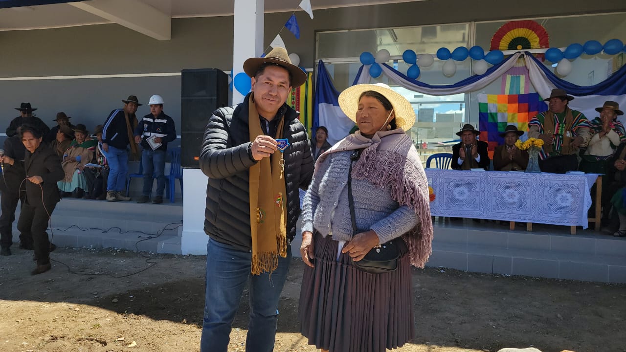En el marco del Bicentenario, Ministro Mamani participa en la inauguración de obras en los municipios de Machacamarca y Oruro