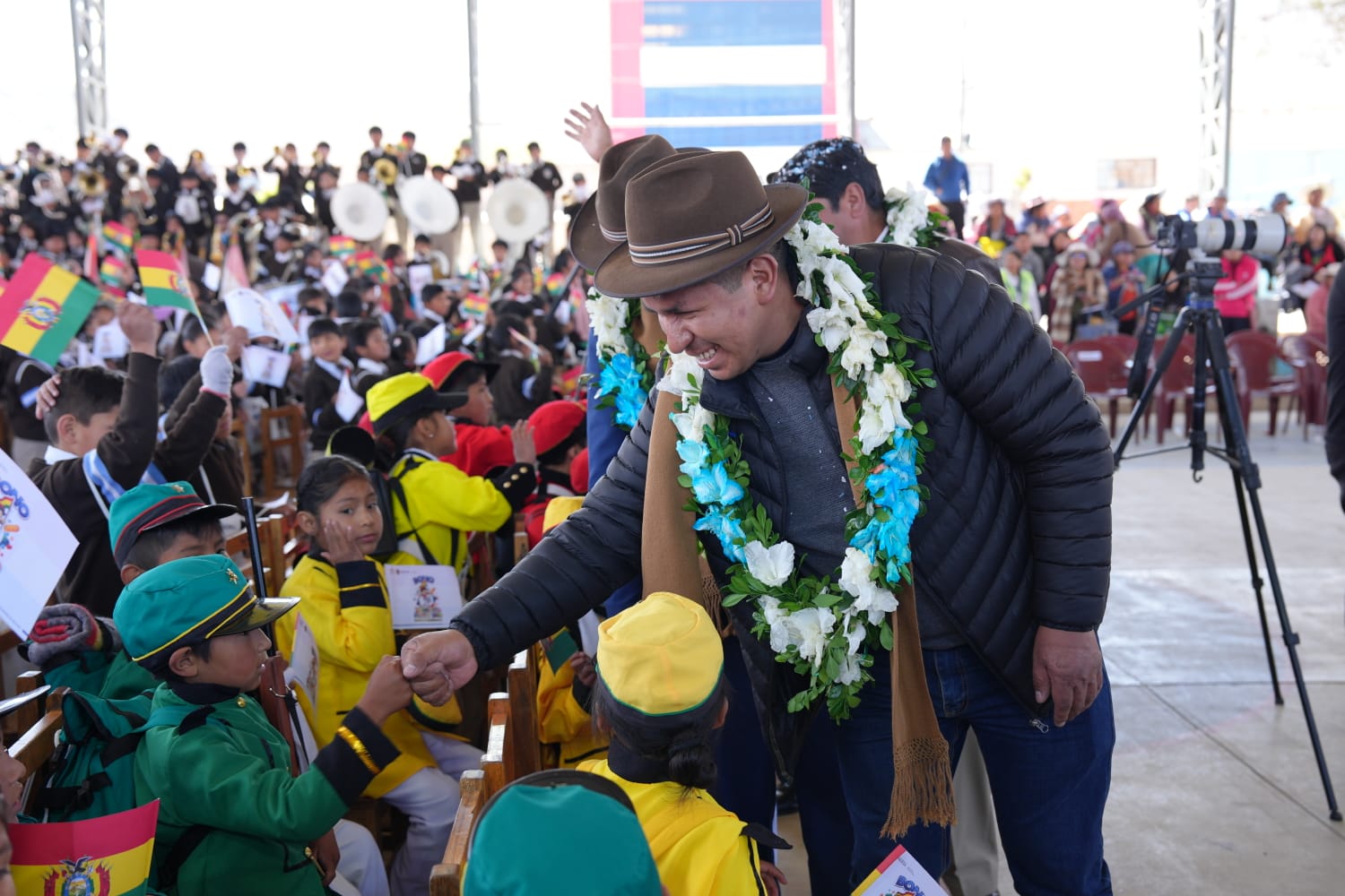 Ministro Mamani: “Ningún gobierno podrá quitar el Bono Juancito Pinto porque es un derecho de los estudiantes”