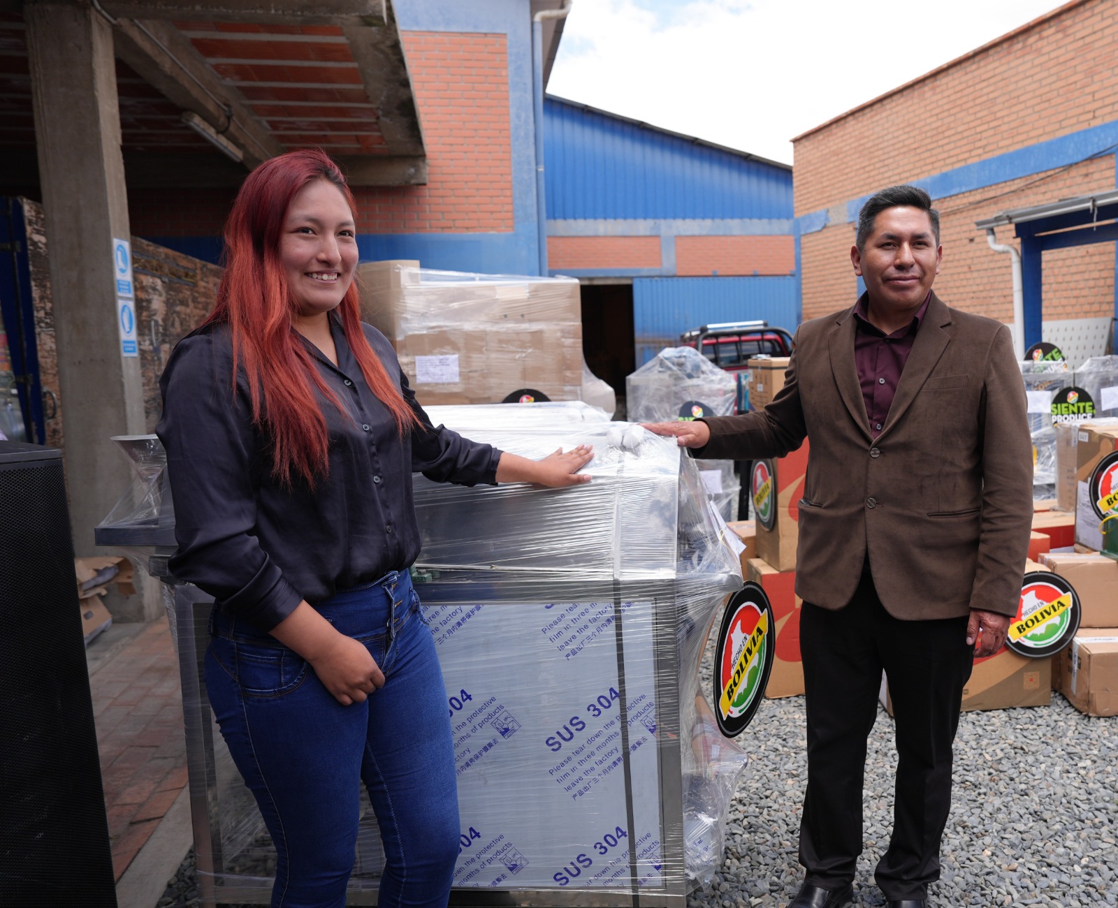 Ministerio de Desarrollo Productivo y Economía Plural, ONU Mujeres y la Cooperación de Corea entregan maquinaria a emprendedoras y equipamiento para centros de cuidado infantil