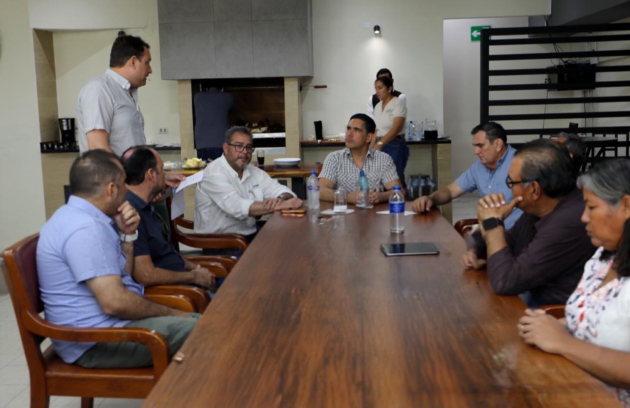 Ministro Oscar Mario Justiniano se reúne con sectores productivos en Beni para articular demandas del sector ante el Gobierno