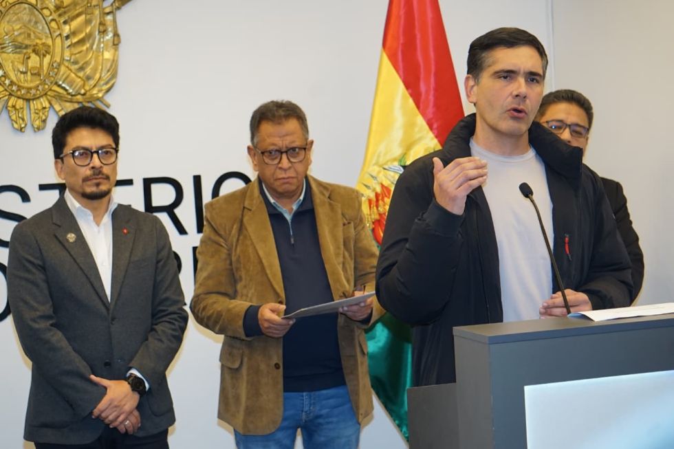Gobierno convoca a diálogo a la Federación Túpac Katari y reprograma instalación del Consejo Económico Social