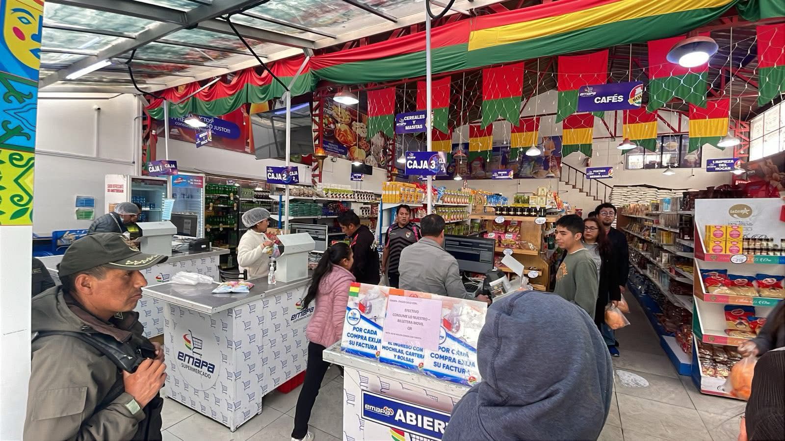 Gobierno a través de EMAPA despliega puntos móviles para la venta de carne de pollo y refuerza abastecimiento en La Paz y Viacha