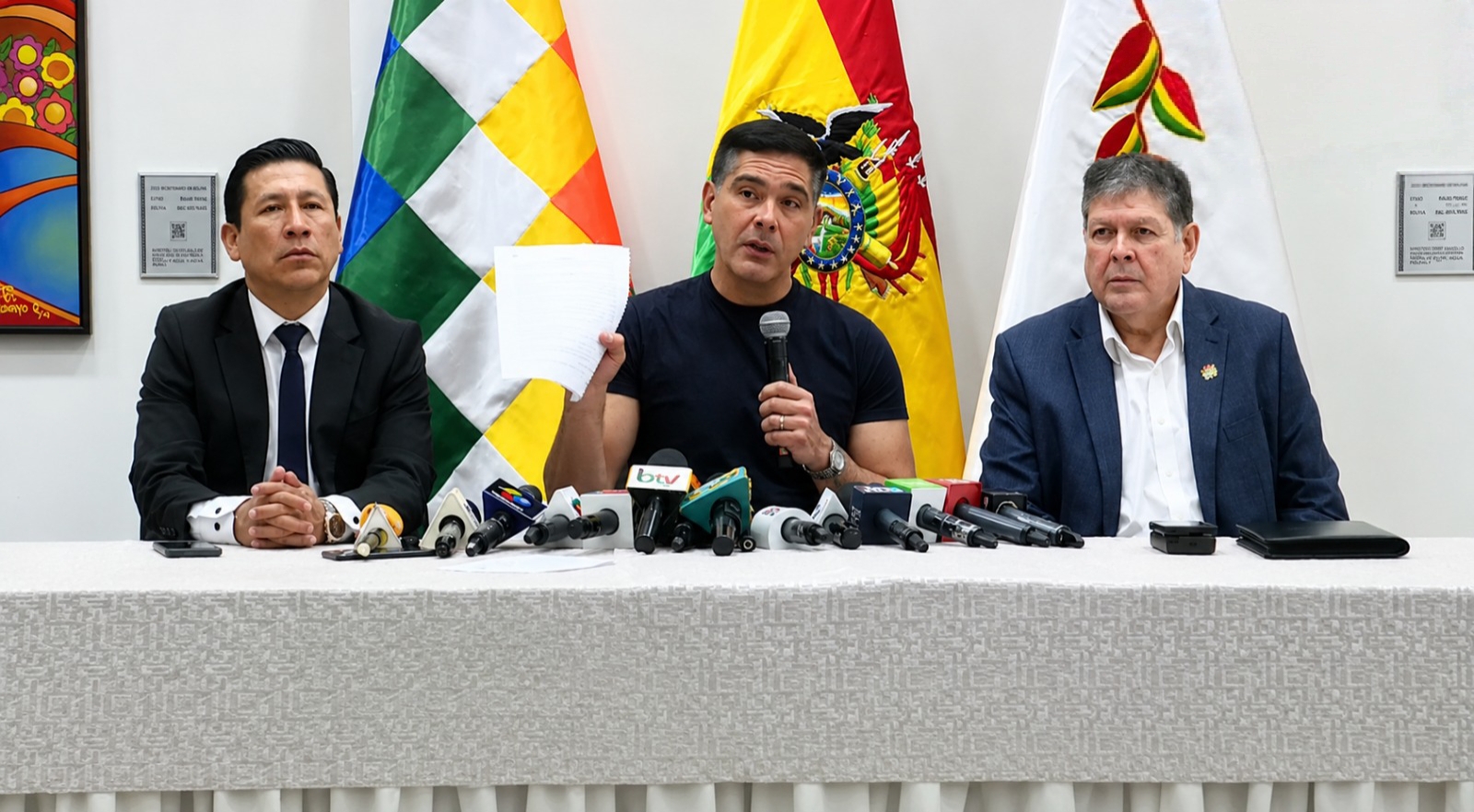 Gobierno interviene estaciones de servicio en el norte de La Paz tras detectar una red de reventa de combustible y desarticular un boicot contra productores y mineros