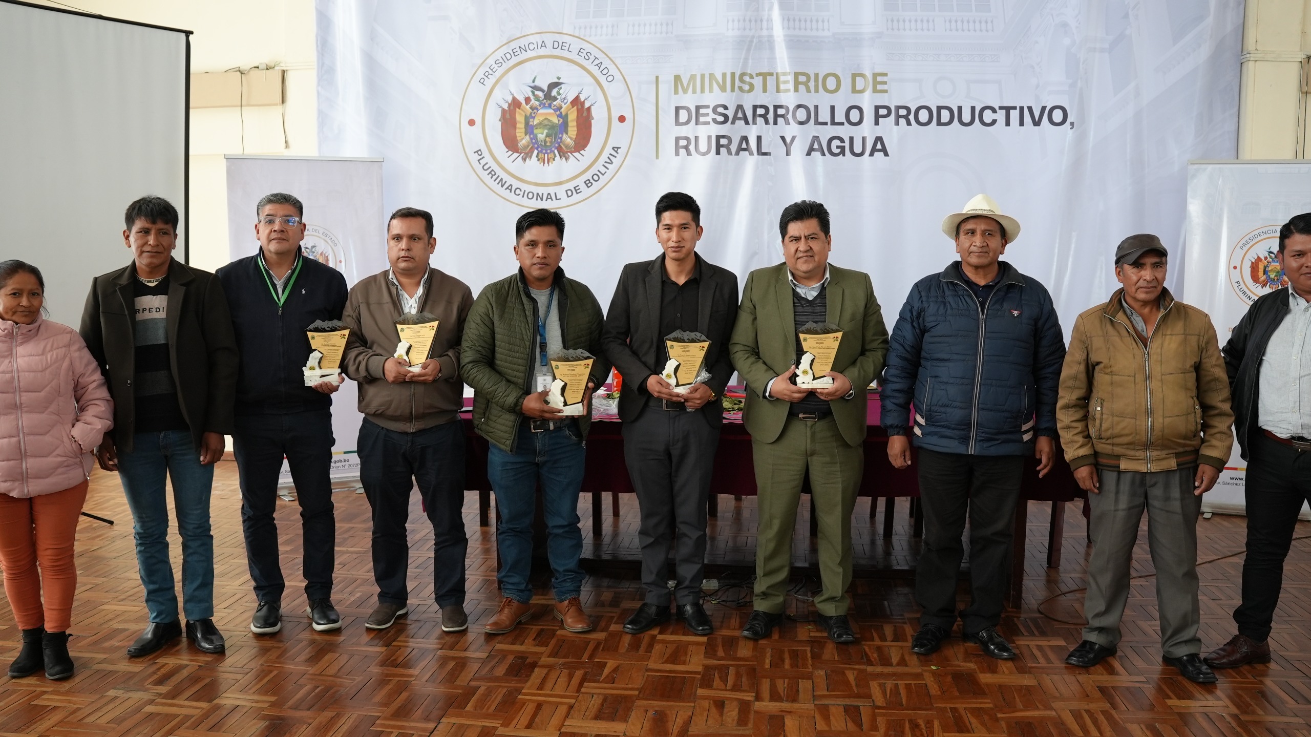Gobierno y CODEPCOCA La Paz instalan mesas técnicas para atender demandas históricas del sector