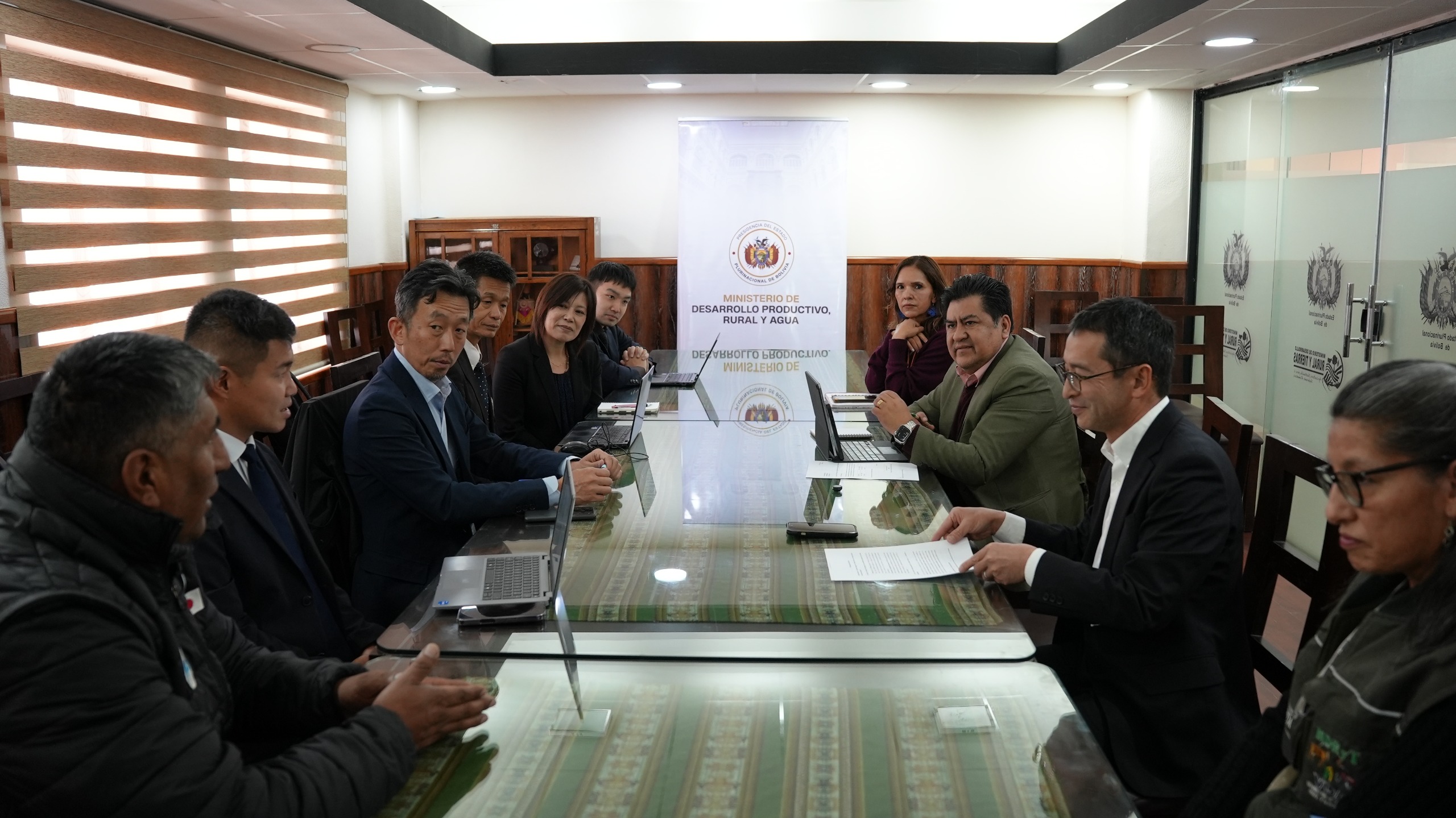 El Ministerio de Desarrollo Productivo, Rural y Agua coordina acciones con JICA para fortalecer la comercialización en el sector agropecuario