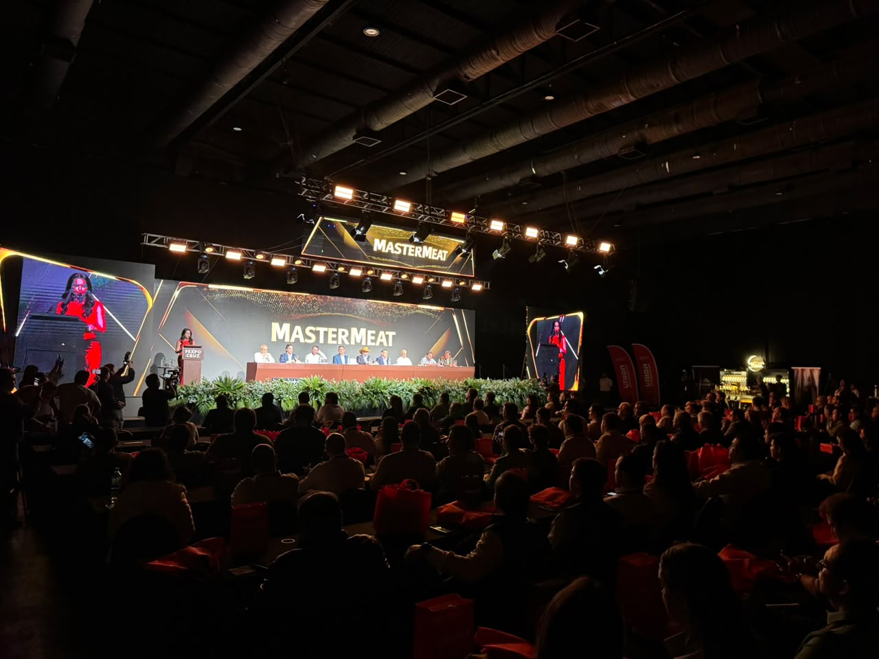 Ministro Oscar Mario Justiniano inaugura «MasterMeat 2026» y reafirma la importancia de generar condiciones de competitividad para el agro