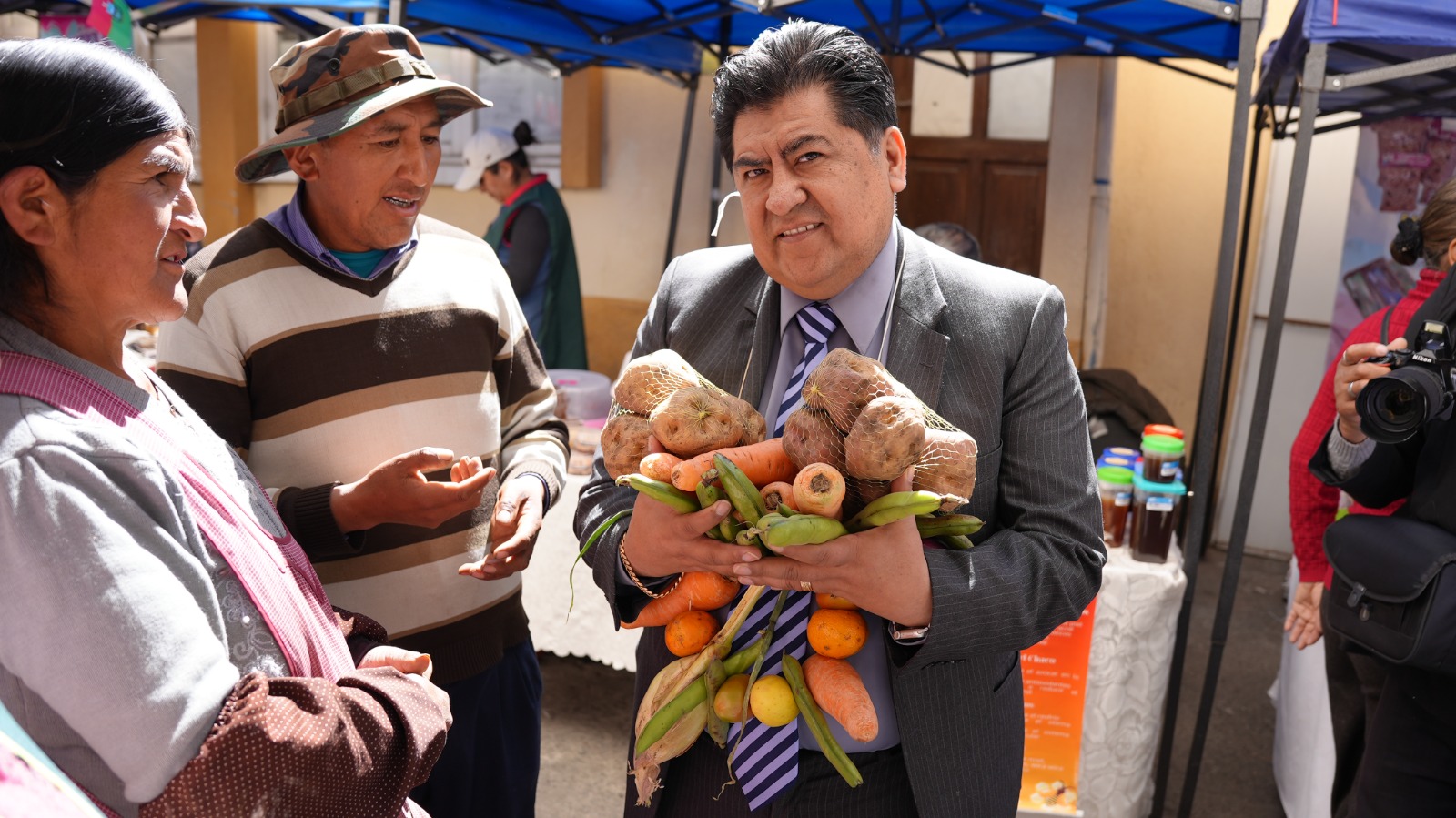 Feria “La Caserita”, organizada por el Ministerio de Desarrollo Productivo, impulsa la reactivación económica de pequeños productores en La Paz