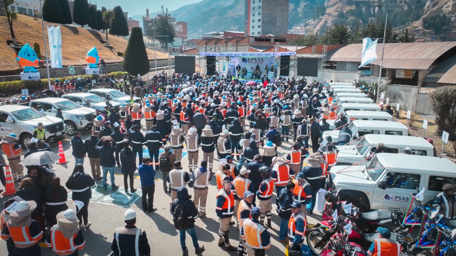 EPSAS moderniza el servicio de agua potable con la entrega de 75 nuevos vehículos de trabajo
