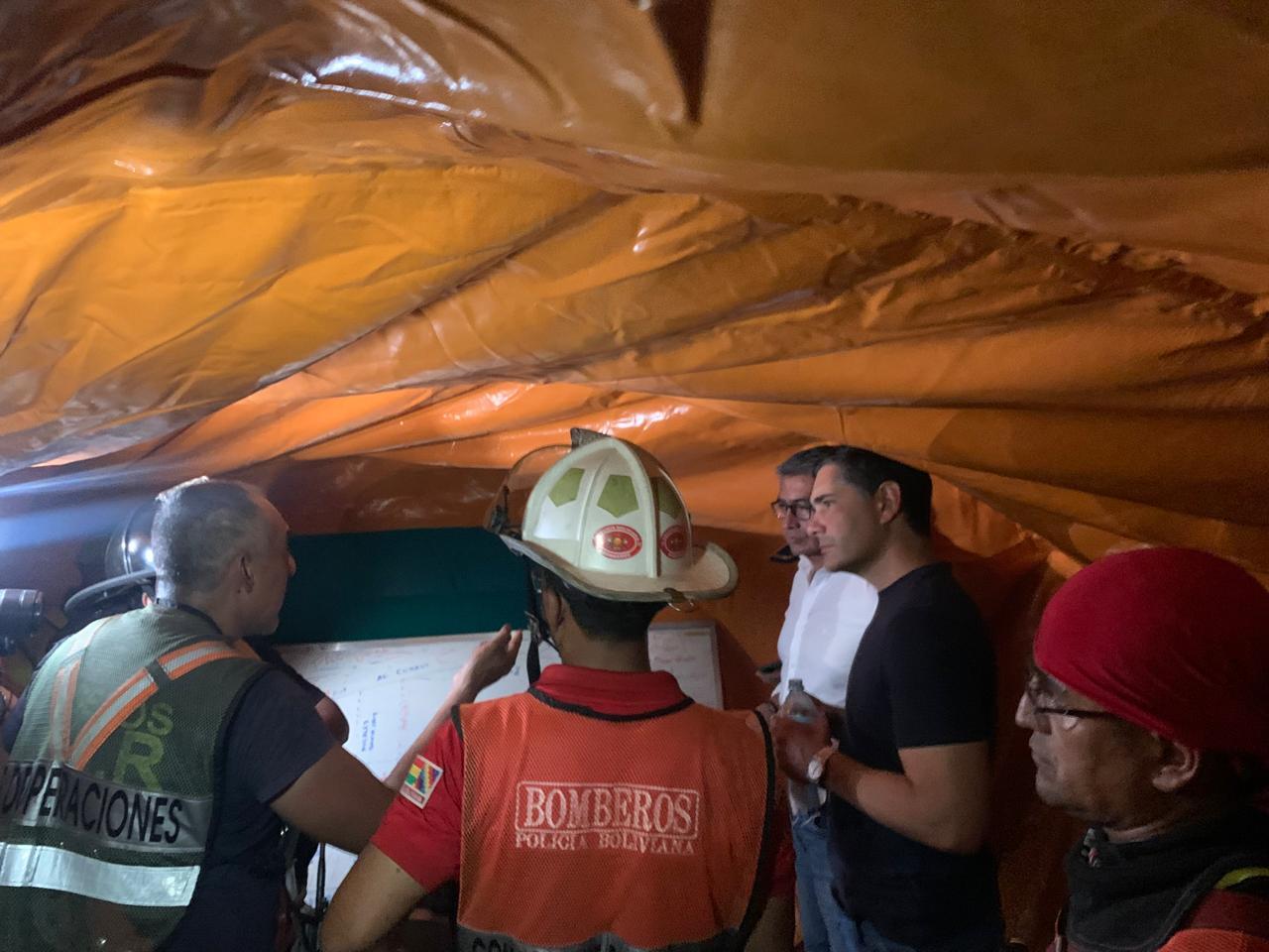 El Gobierno despliega apoyo logístico para atender la emergencia por incendio en Barrio Lindo y anuncia alivio financiero para comerciantes afectados