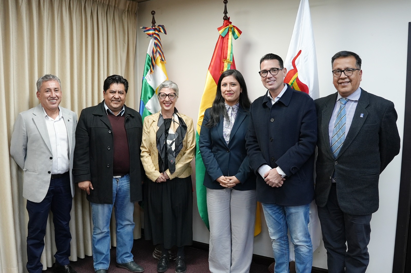 Gobierno y el FIDA agilizan gestiones para consolidar la ejecución de programas agrícolas y de camélidos en Bolivia