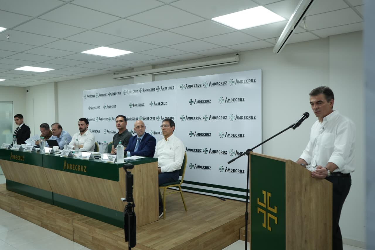 Gobierno nacional y municipios firman convenios por más de Bs 288 millones para la construcción de obras deportivas escolares en todo el país