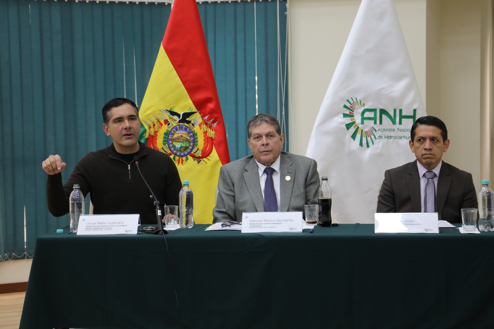 Gobierno transparenta hallazgos en la ANH: agiliza trámites de importación, frena el contrabando y reporta más de 10.000 placas bloqueadas en octubre